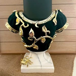 BBW Halloween Ivy Bust Green Velvet and Gold 3-Wick Pedestal Candle Holder